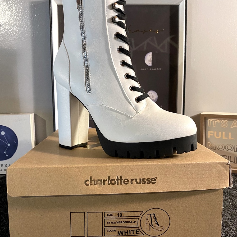 COPY - NWT SZ10 White Faux-Leather Heeled Combat Boots